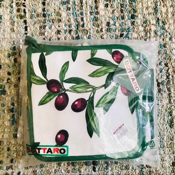 NWT Italian Apron & 2 Potholders - Picture 6 of 6